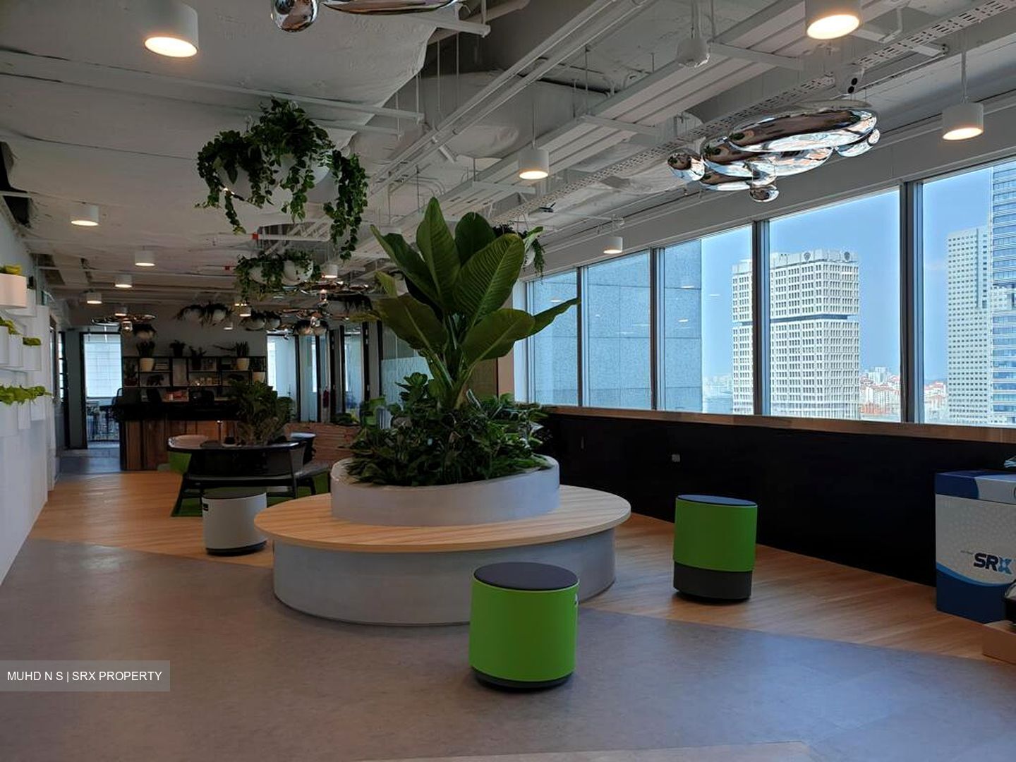 Odeon Towers (D7), Office #577725421